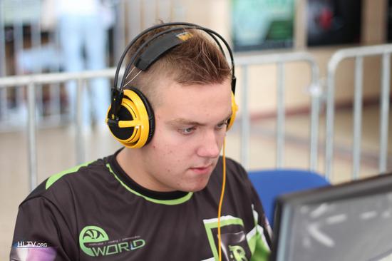 369 ：我想告诉Knight，他的冠军都是我带他赢的