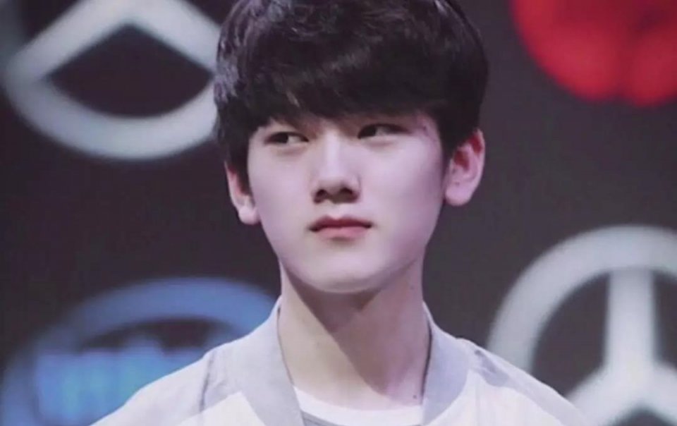 左雾：组不成进世界赛的队，Zika在我们队里，肯定不会存钱吃利息