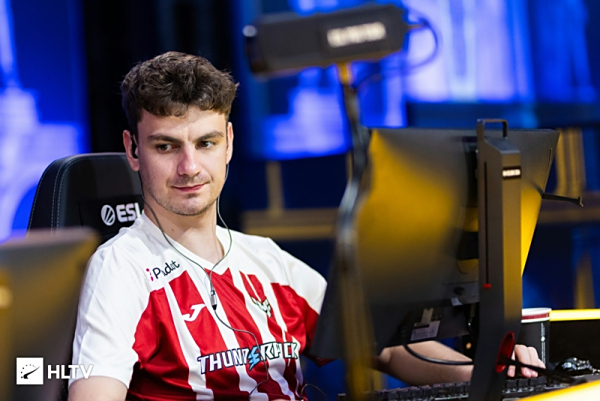 Falcons 以绝对优势击败 Mouz ，晋级 IEM Melbourne 2025 的总决赛